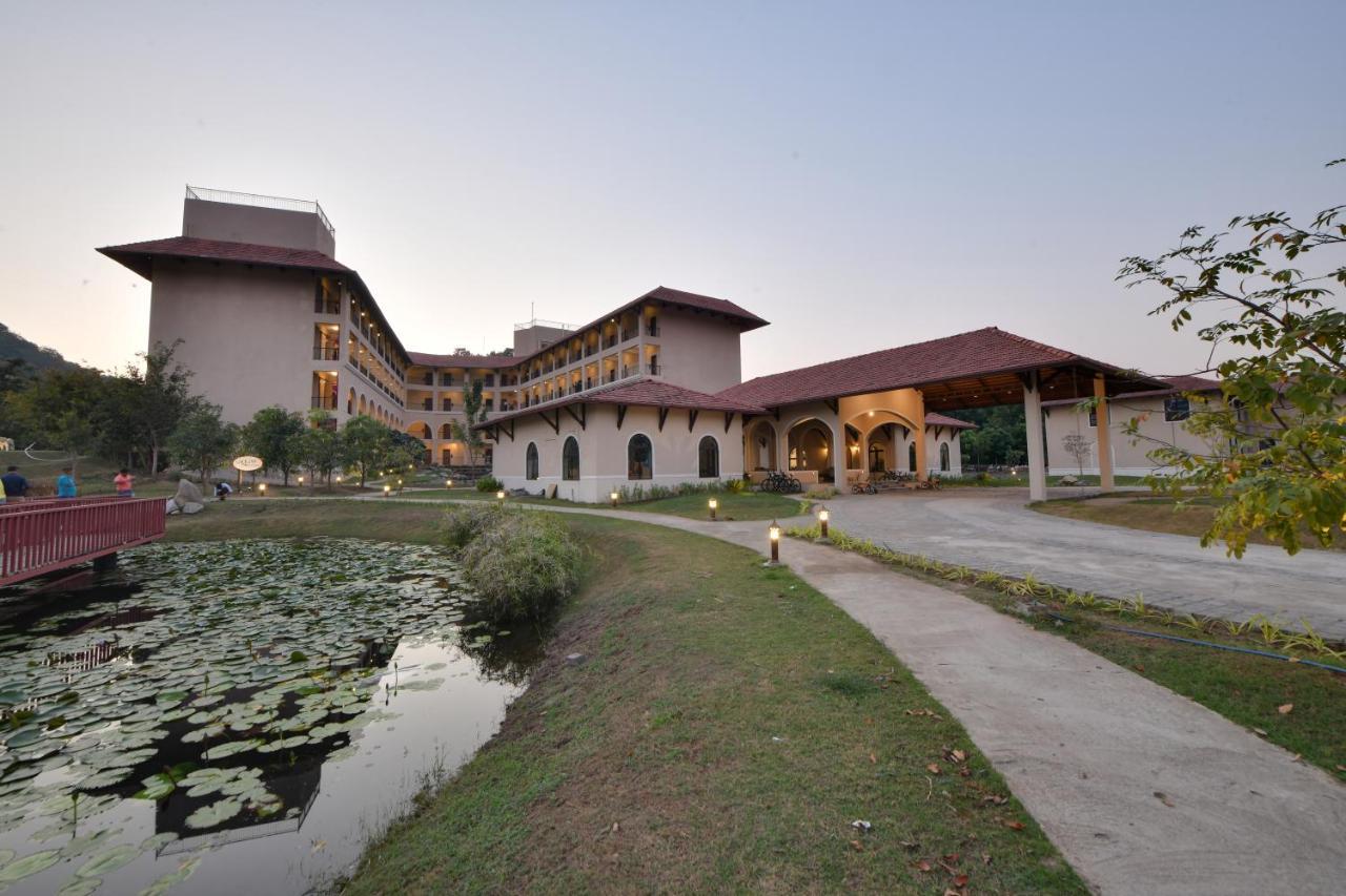 Bhanu The Fern Forest Resort & Spa, Jambughoda Exterior foto
